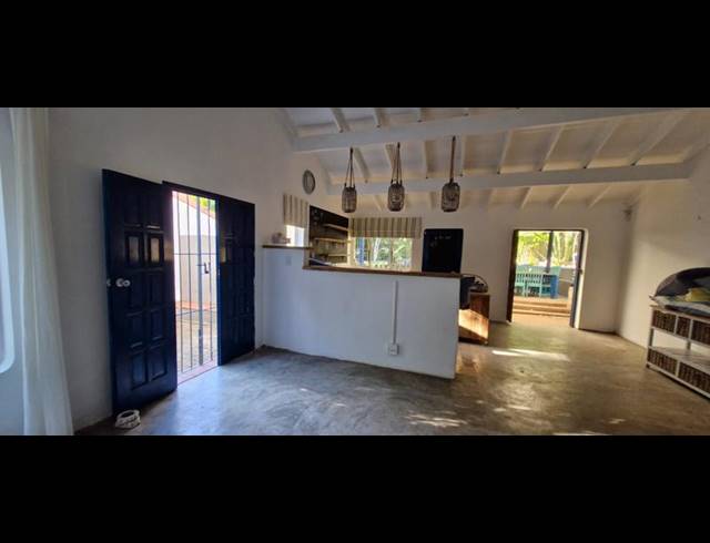 5 BEDROOM HOUSE FOR SALE IN LEISURE BAY